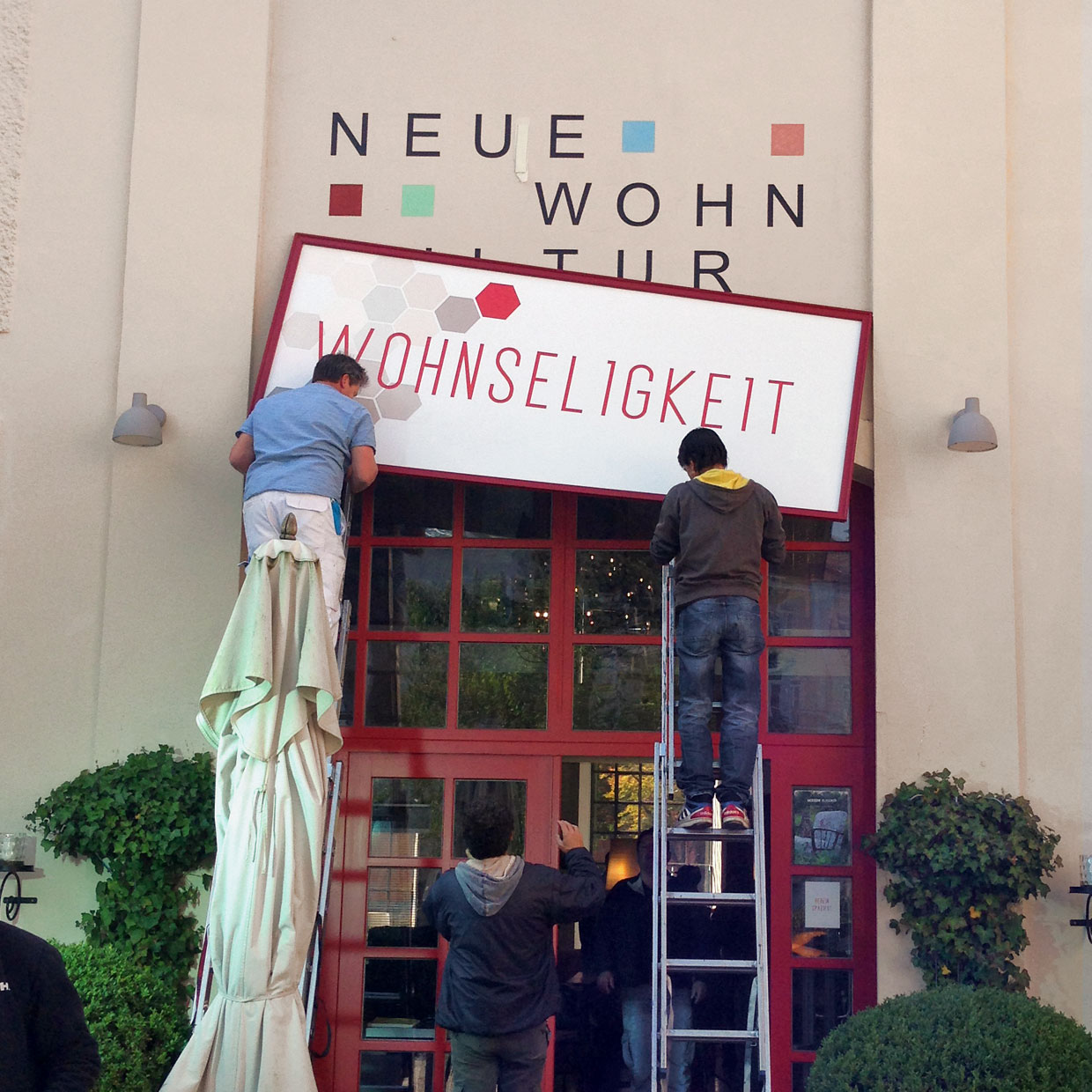 NEUE WOHNKULTUR | AUSSTELLUNG | Dreharbeiten zu Rosenheim Cops