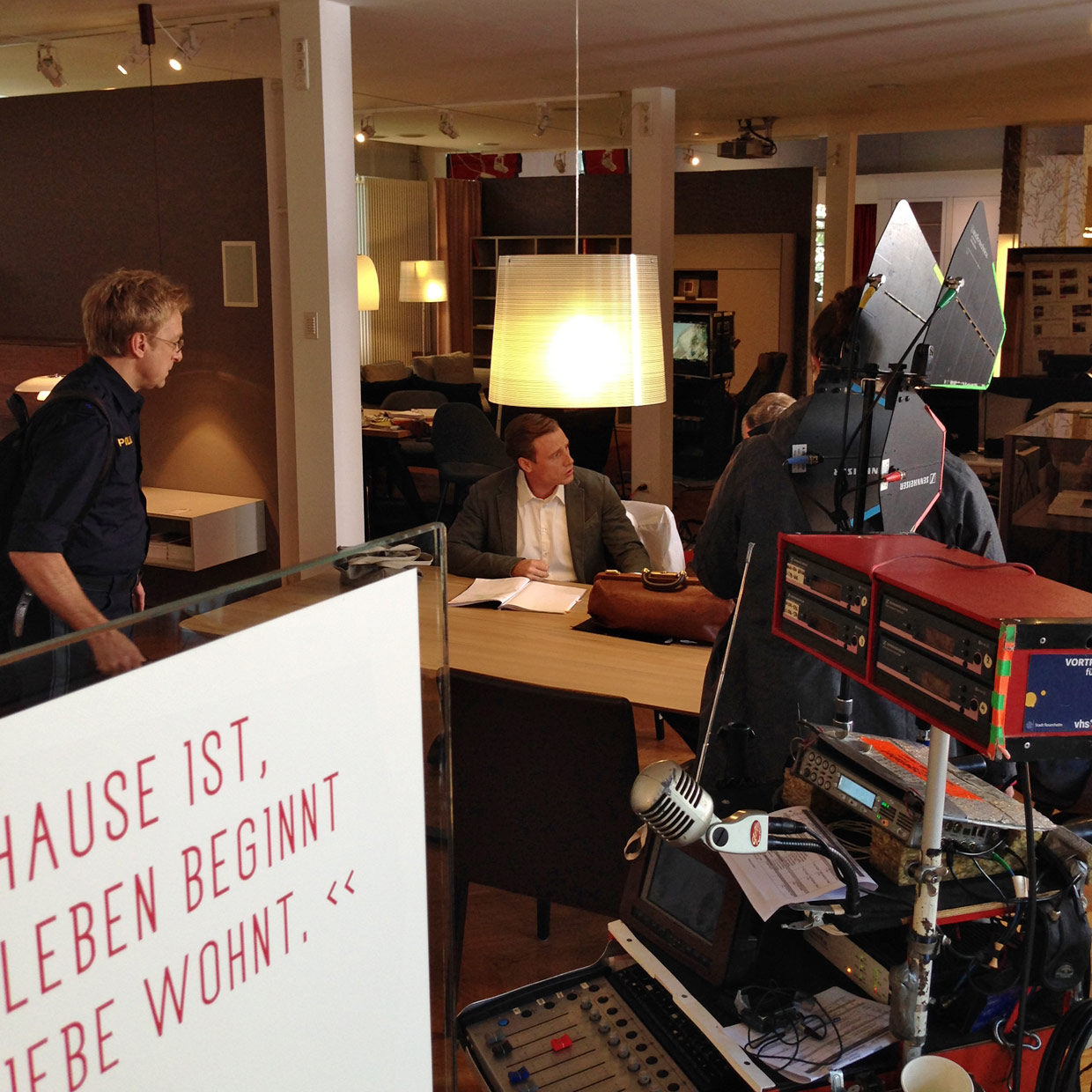 NEUE WOHNKULTUR | AUSSTELLUNG | Dreharbeiten zu Rosenheim Cops