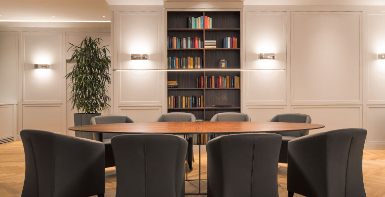 Planung & komplette Realisierung von Boden, Innenausbau, Licht, Decke, Möbel