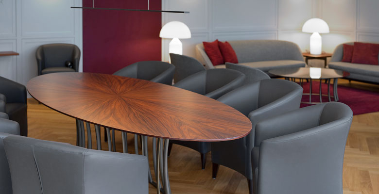 Planung & komplette Realisierung von Boden, Innenausbau, Licht, Decke, Möbel