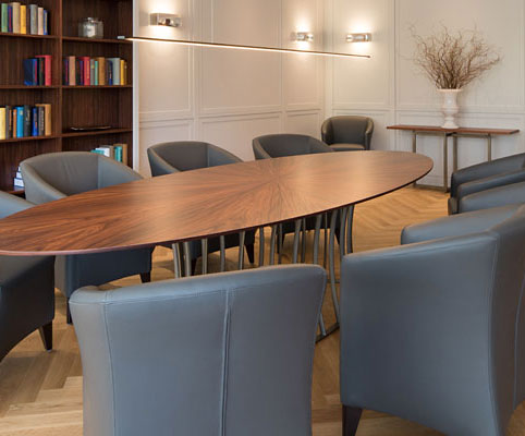 Planung & komplette Realisierung von Boden, Innenausbau, Licht, Decke, Möbel