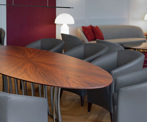 Planung & komplette Realisierung von Boden, Innenausbau, Licht, Decke, Möbel