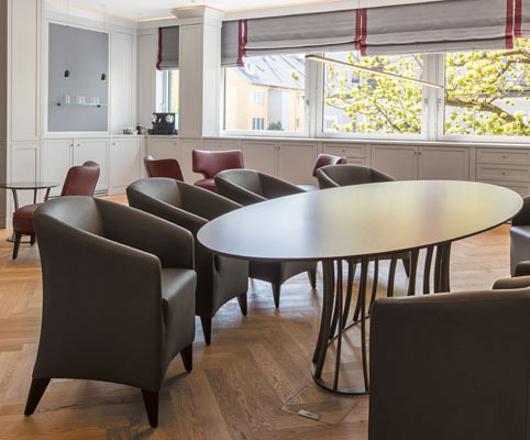 Planung & komplette Realisierung von Boden, Innenausbau, Licht, Decke, Möbel